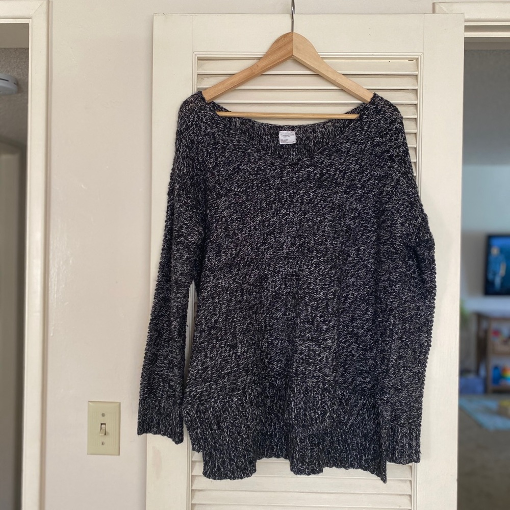 ☀️3/20 SALE Medium sized full tilt sweater!